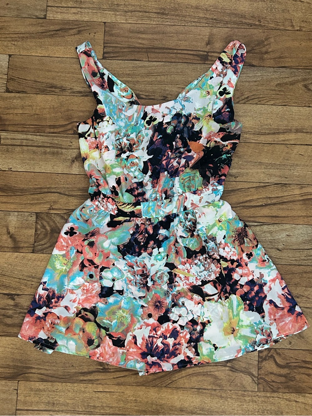 Material Girl Floral Tie Back Romper Size S Multicolor